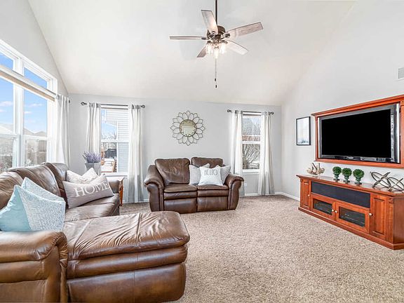 5th image of 2848 Forestview Dr