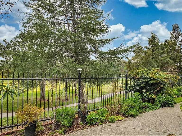 3233 Quail Hollow Dr #1 — Photo 47
