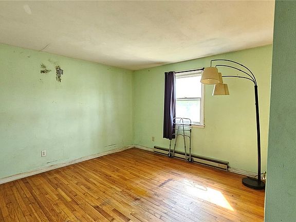 5th image of 9446 Bear Springs Rd