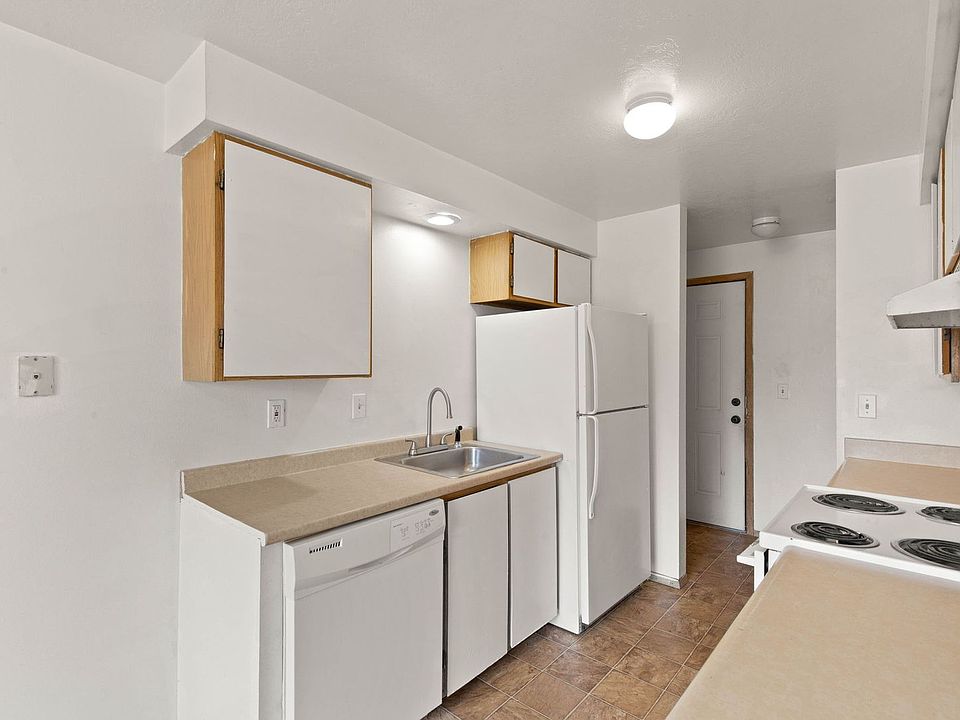 1st image of 2705 N Pines Rd APT 17