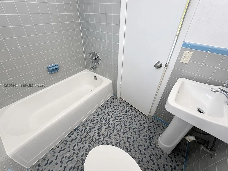 34 Madeira Ave #6 — Photo 5