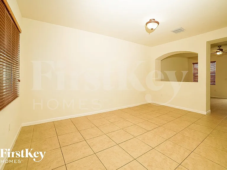3069 SE 5th Dr — Photo 2