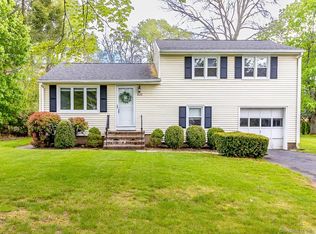 835 Lower Ln, Berlin, CT 06037