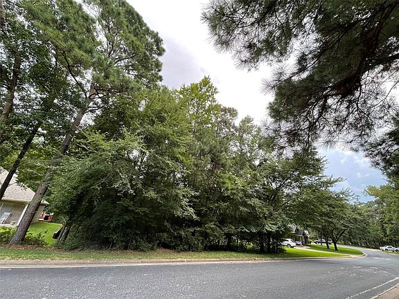 2nd image of 2215 W Green Briar Dr