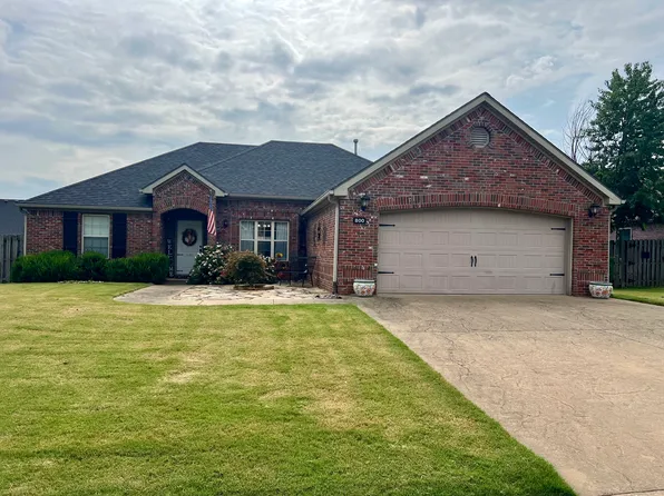 800 Sienna Dr, Centerton, AR 72719
