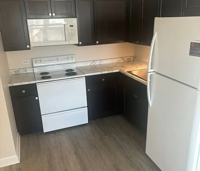 17320 Ridgeland Ave #2B — Photo 2
