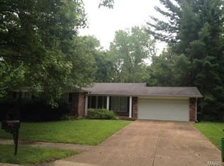 15268 Springrun Dr, Chesterfield, MO 63017