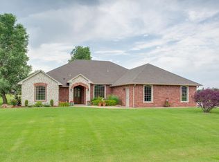 37 Old Post Ln, Enid, OK 73703