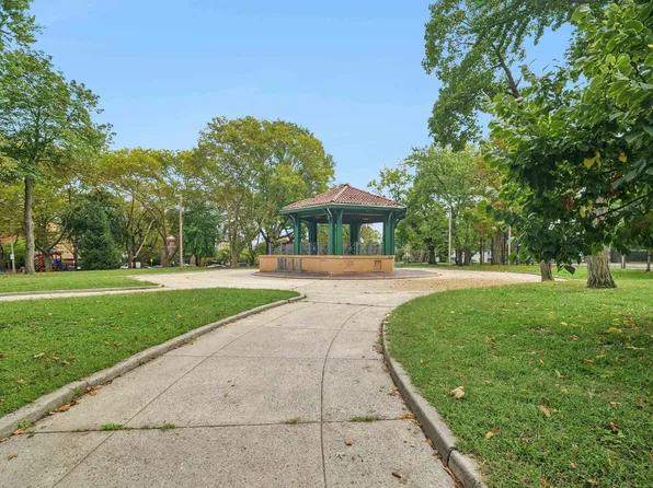 804 Grand Street image 21 of 29