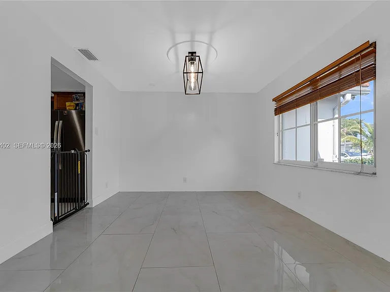 6924 NW 8th Ct — Photo 10