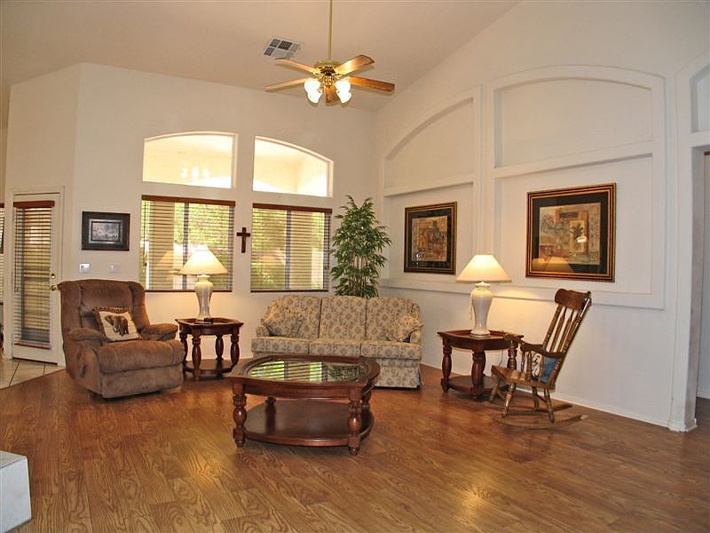 2nd image of 2411 Moonstar Ln