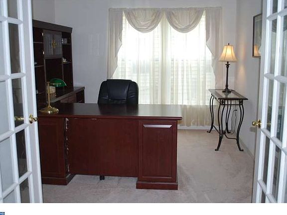 2nd image of 435 Glenturret Way