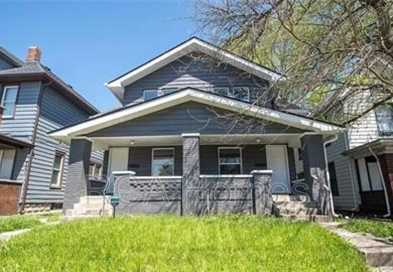 4118 E Washington St — Photo 1