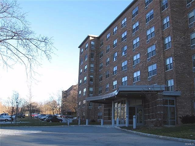 2nd image of 71 Charter Cir APT 2P