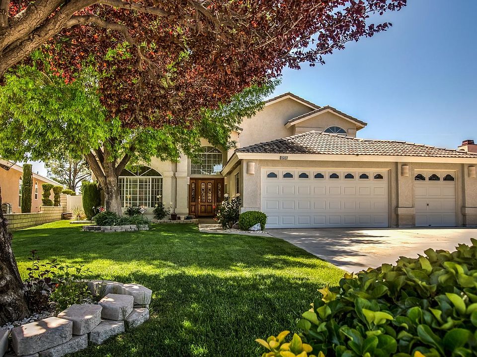 1st image of 15137 Bluegrass Dr