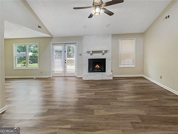 5th image of 8883 Peppertree Dr