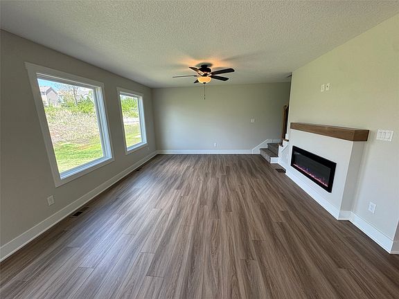 5th image of 4423 SW 23rd St