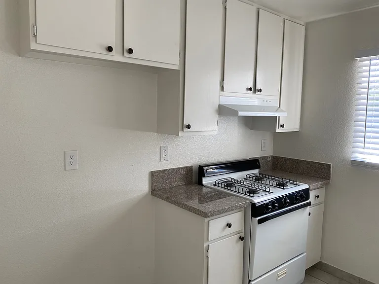 10875 White St #1 — Photo 5