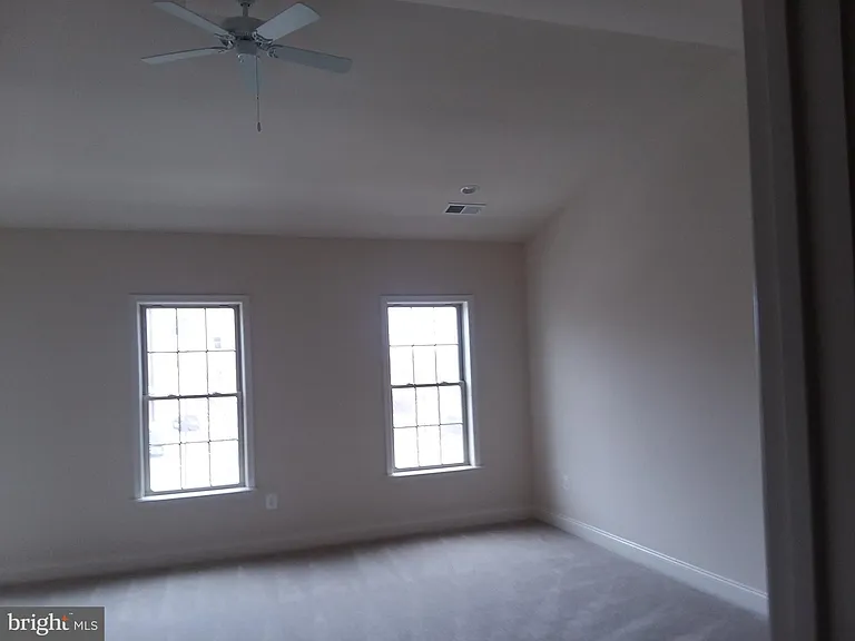 22595 Windsor Locks Sq — Photo 16