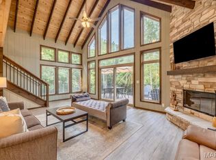 2907 Valley View Dr, Innsbrook, MO 63390