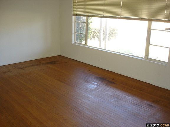 4th image of 2736 Dolores St