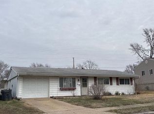1722 Florence Ave, Pekin, IL 61554