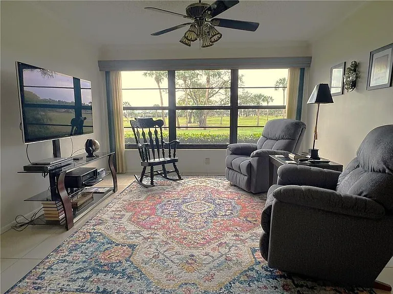 32 Plantation Dr #103 — Photo 4