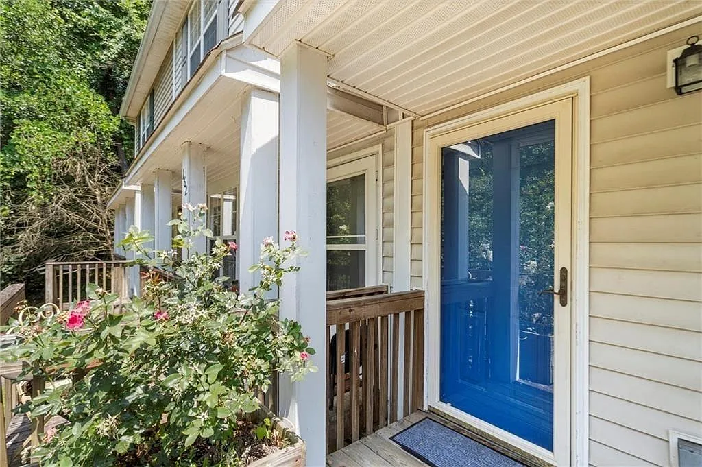 2 bed, 1.5 bath, 1254 sqft, $2,000 — Photo 4
