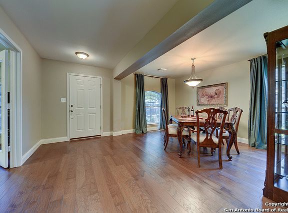 3rd image of 117 Snowberry Dr
