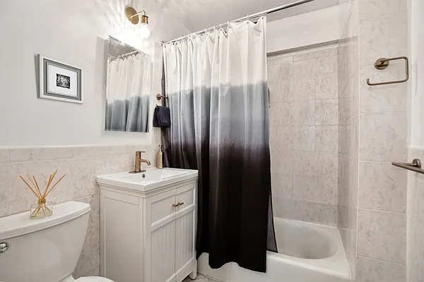 Sold by Compass | media 25