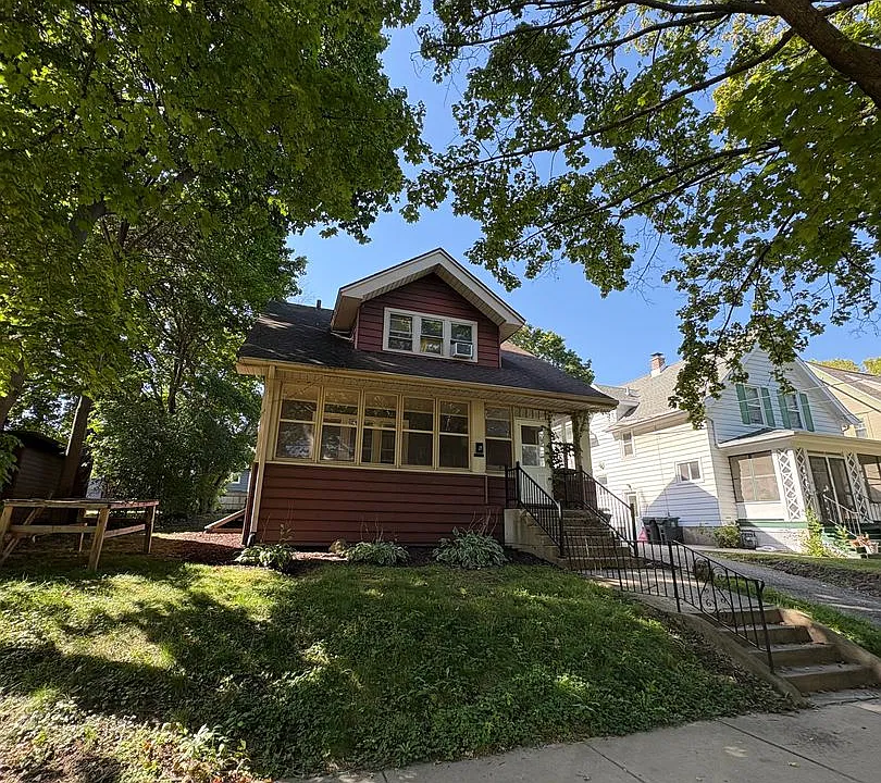 6 Lathrop St