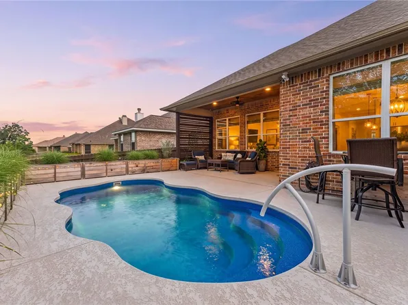 3536 Foxcroft Path, Bryan, TX 77808