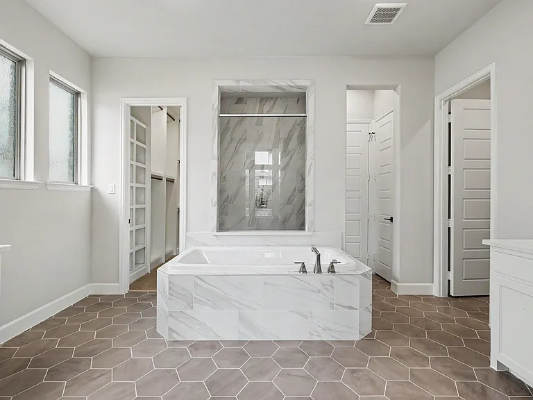 2200 Shady Hill Dr — Photo 11