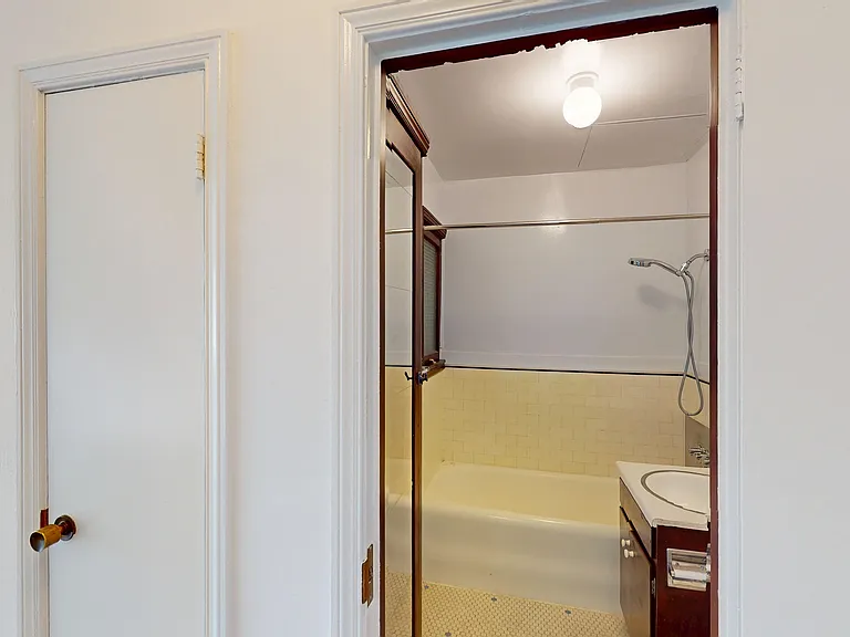 812 Eddy St #204 — Photo 8