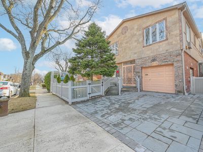 85-18 212th Street, Jamaica, NY, 11427
