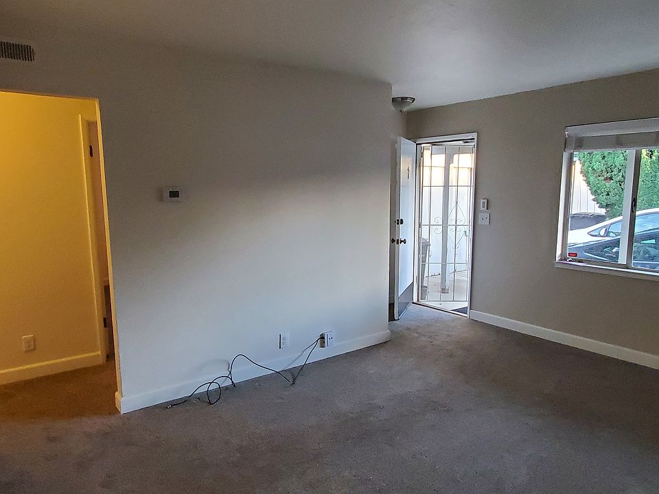 Living room and entrance