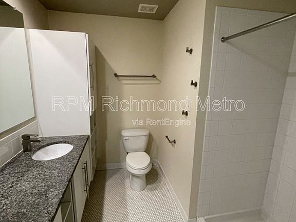 5th image of 815 Perry St APT 219