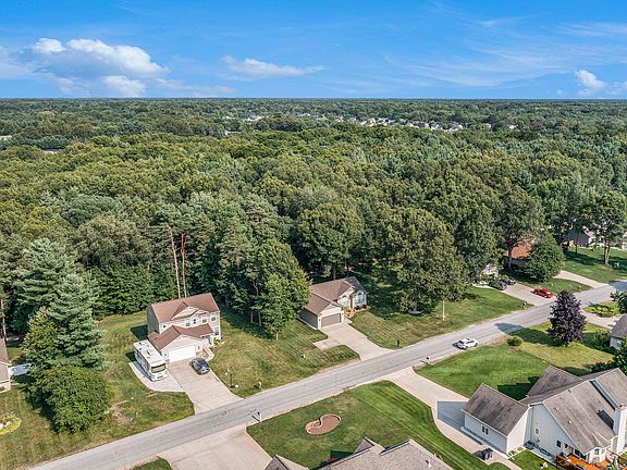 5th image of 3672 Whispering Woods Dr