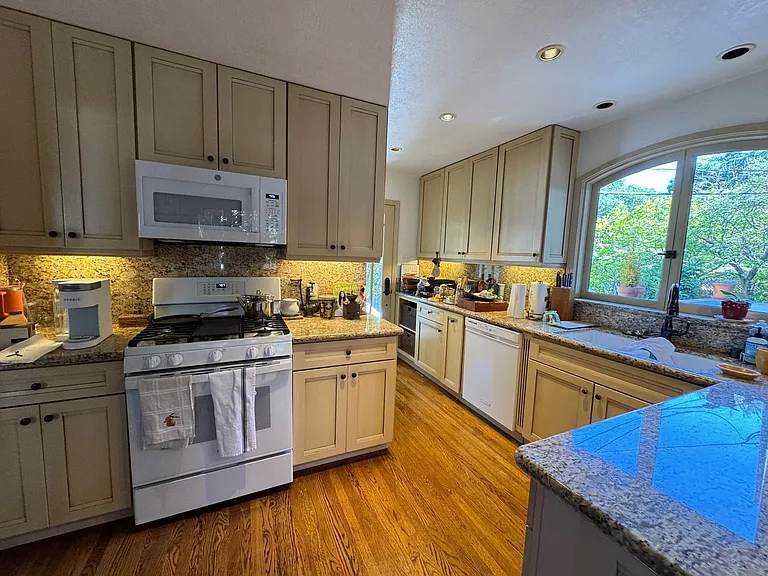 2856 Lincoln Ave — Photo 13