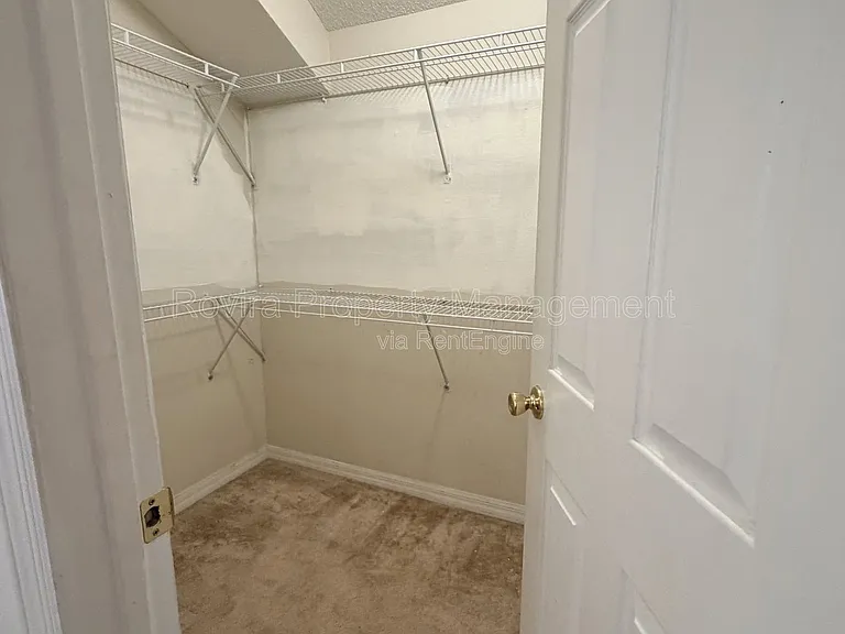 218 Ronaldale Ave — Photo 5