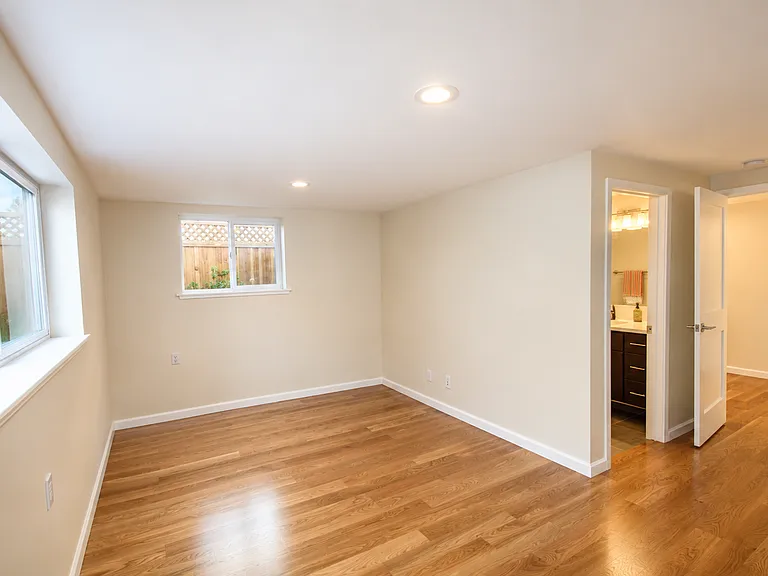 51st St. 366 (Under Warranty) — Photo 18