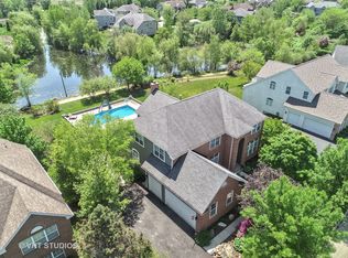 8140 S Boulder Ct, Long Grove, IL 60047