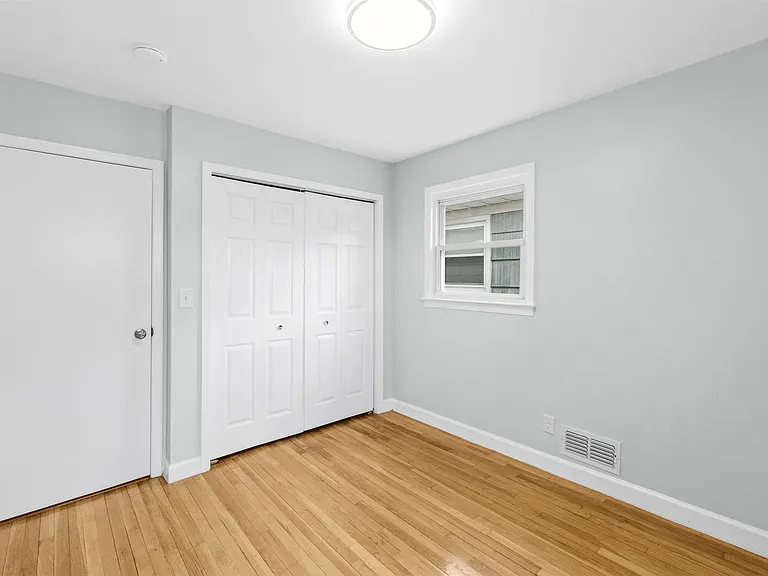 178 W 33rd St #1 — Photo 13