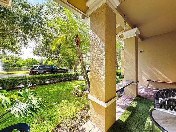 Porch - 146 W Thatch Palm Cir
Lake view