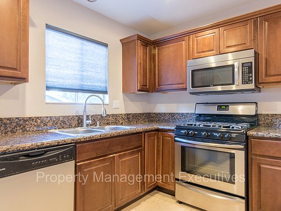 5th image of 9148 Farrington Dr