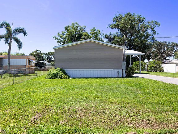 3rd image of 2208 SE 38TH Trail
