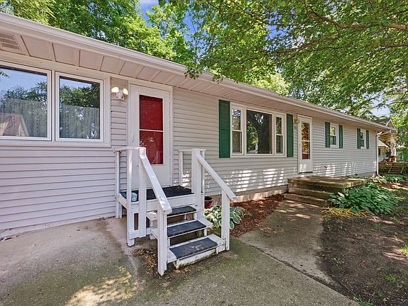 3rd image of 108 Brady Ln