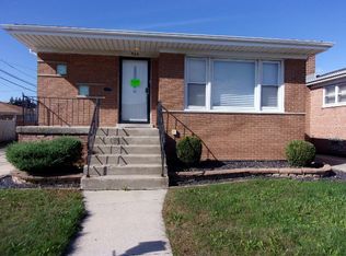 566 Hoxie Ave, Calumet City, IL