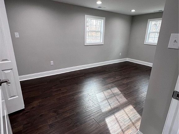 3rd image of 1144 Jackson Rd