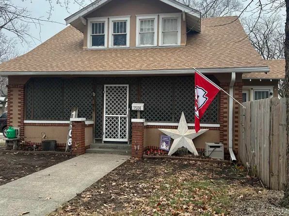 1508 6th St, Clay Center, KS 67432